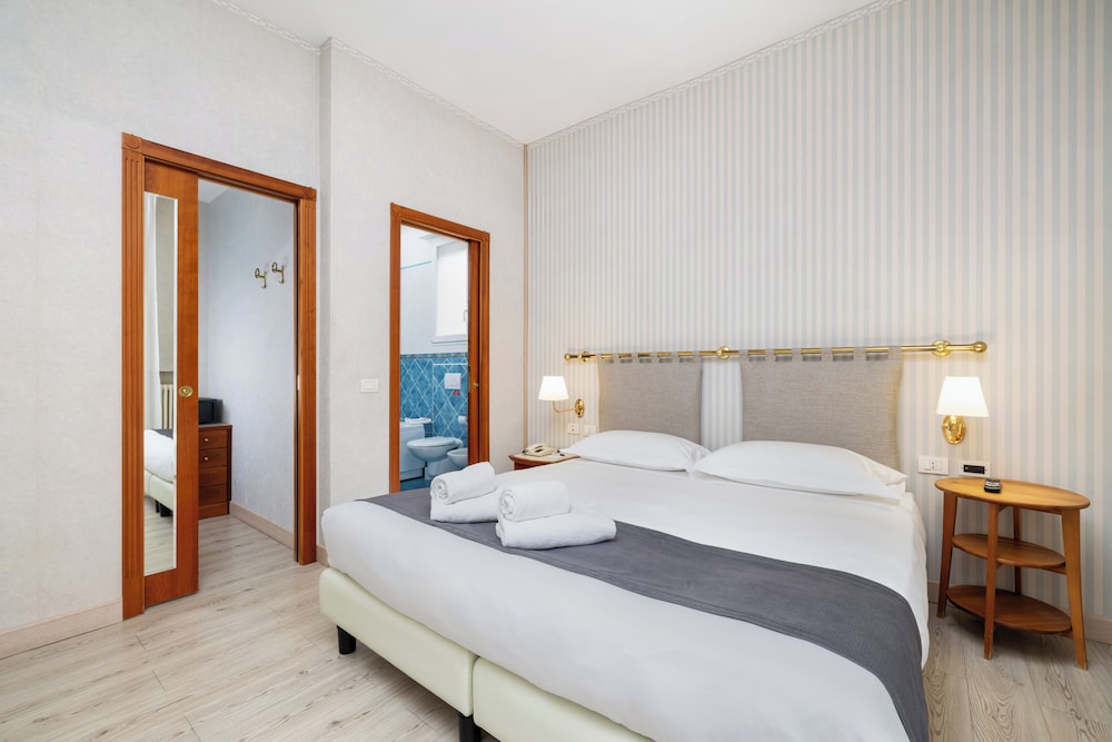Double Room - Photo 3