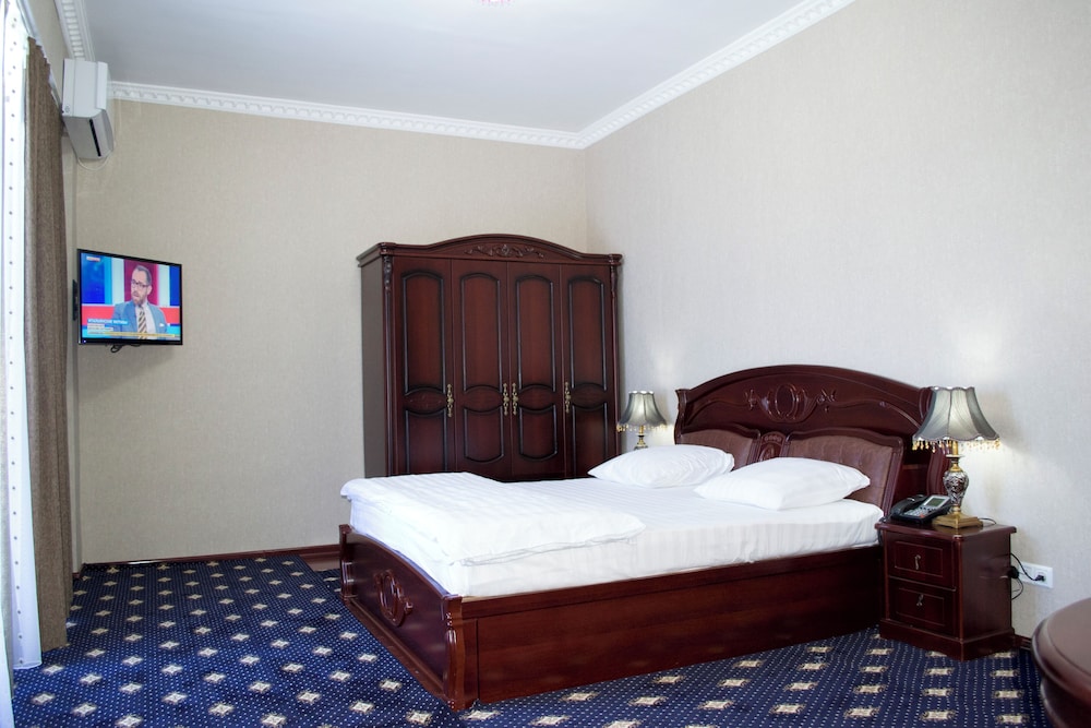 Classic Double Room, Balcony, City View photo 1