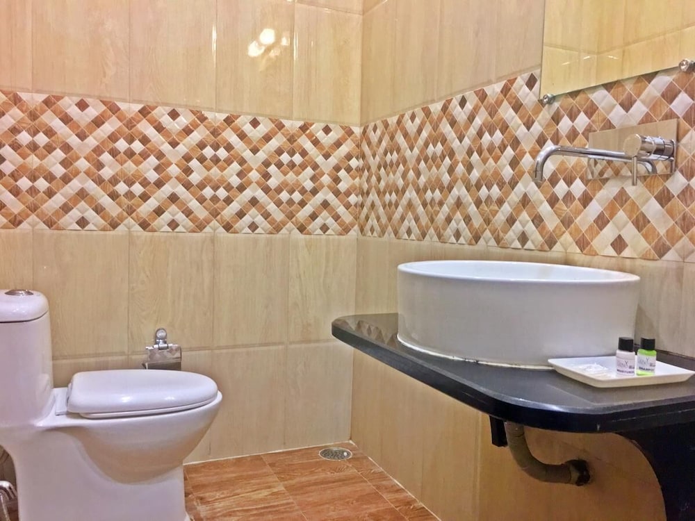 Executive Room - Photo 16