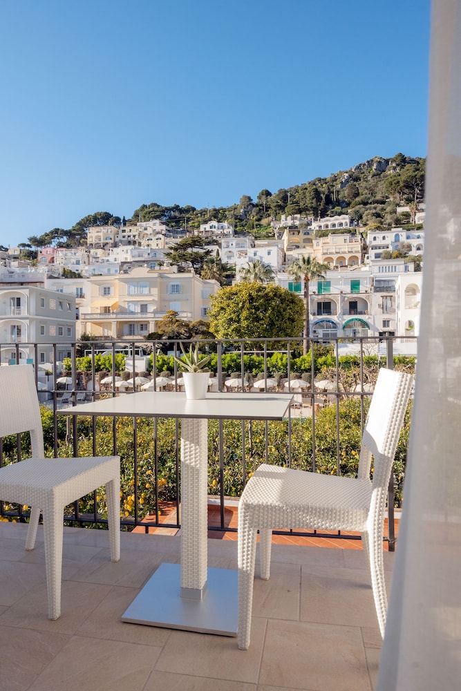 Standard Double or Twin Room, Balcony, Garden View - Photo 5