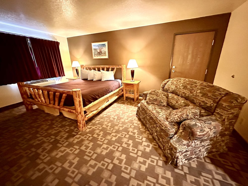 Business Room, 1 King Bed, Non Smoking photo 3
