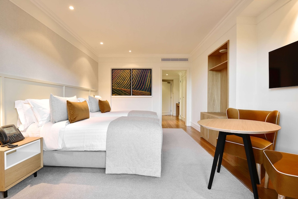 Room, 2 Twin Beds, Patio - Photo 25