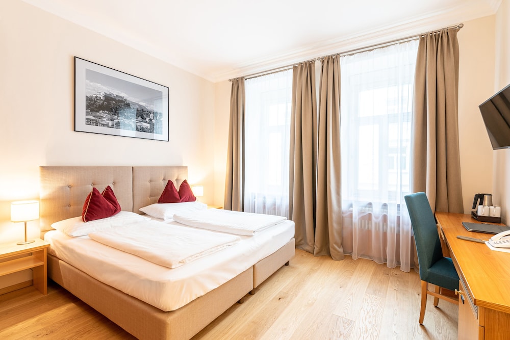 Classic Double Room, 1 King Bed - Photo 1