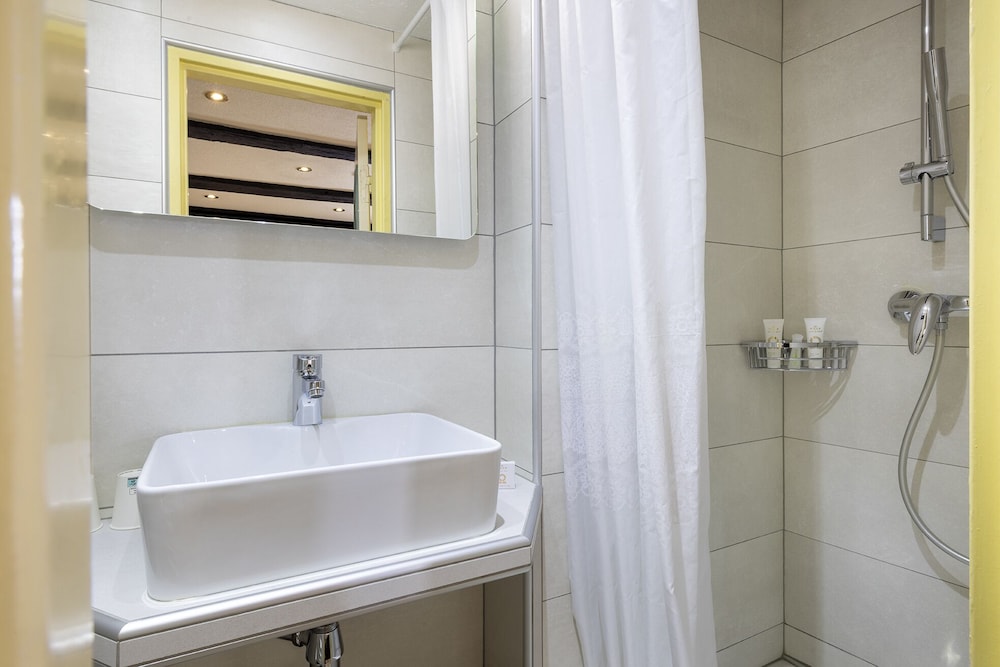 Comfort Triple Room - Photo 3