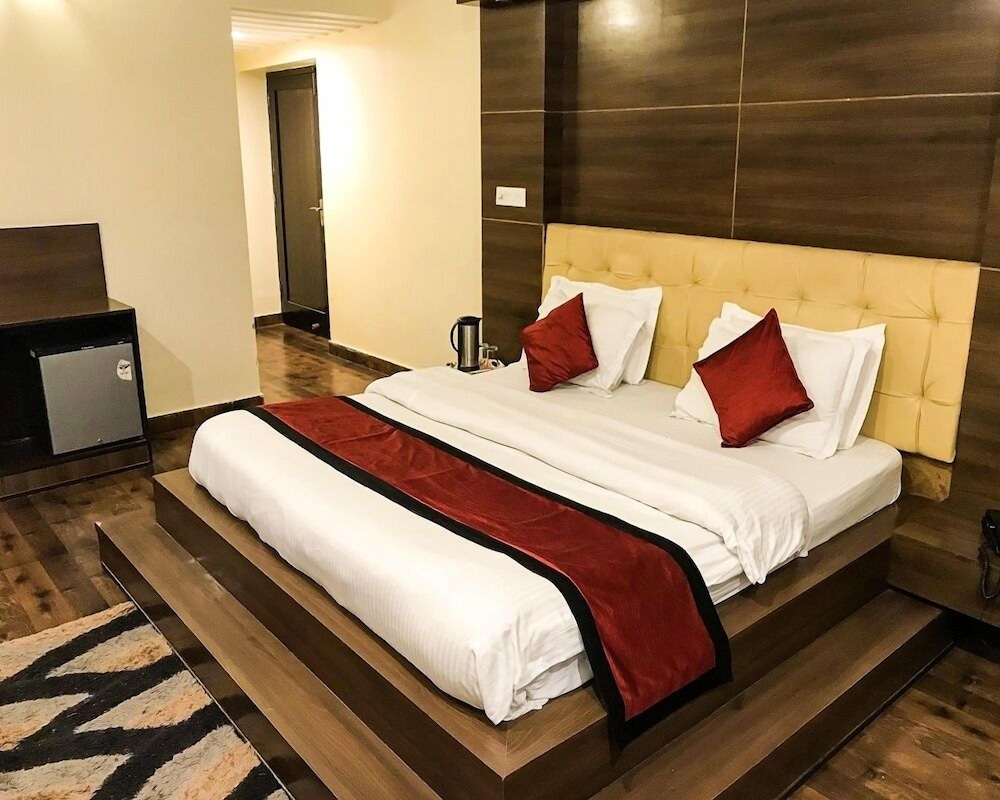 Deluxe Room - Photo 8