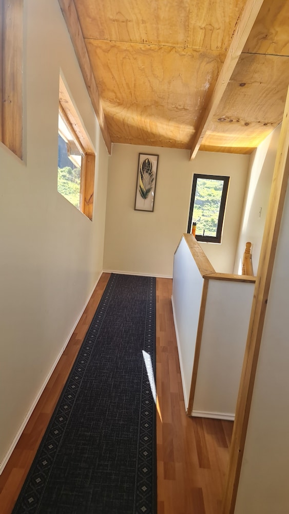 Panoramic House, River View, Mountainside photo 2