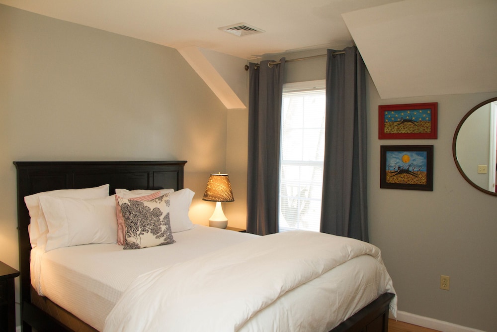 Deluxe Suite, 2 Bedrooms (The Dutchess Suite) photo 3