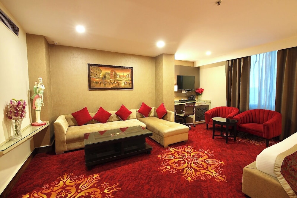 Premium Suite, 1 Double Bed, City View photo 3