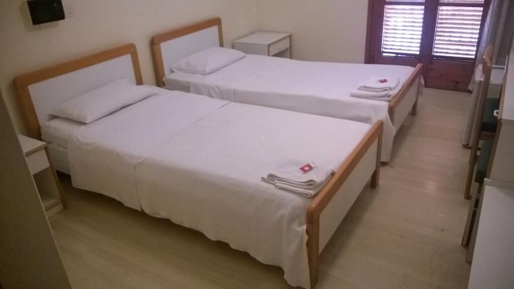 Twin Room, Mountain View