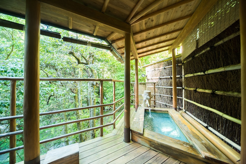 Annex Room with Open-air Bath "ASAGIRI"