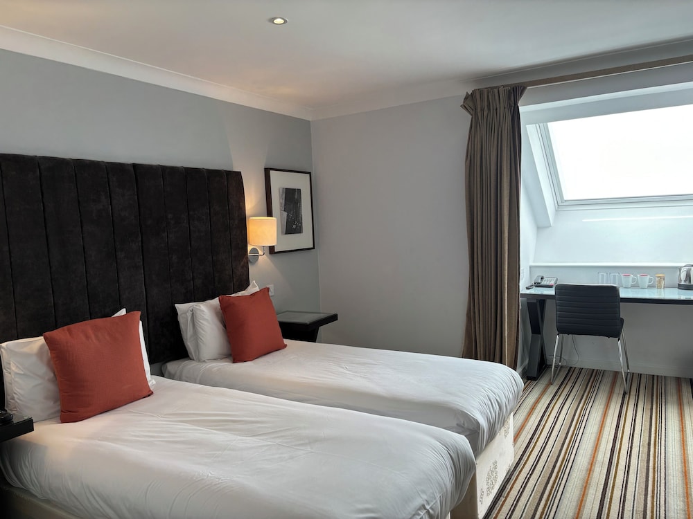Standard Twin Room - Photo 3