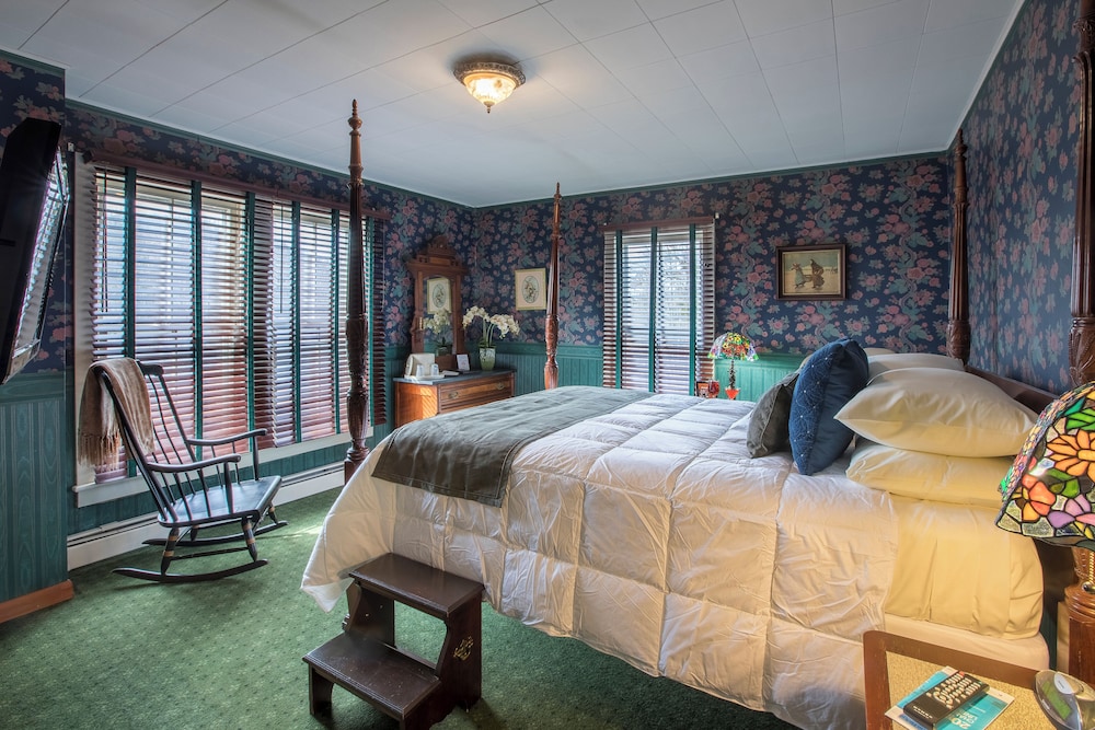 Main Inn 1 Double with Full Bath photo 1
