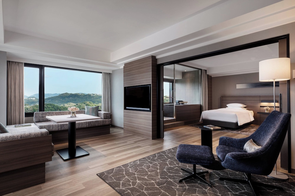 Junior Suite, 1 Twin Bed, Garden View