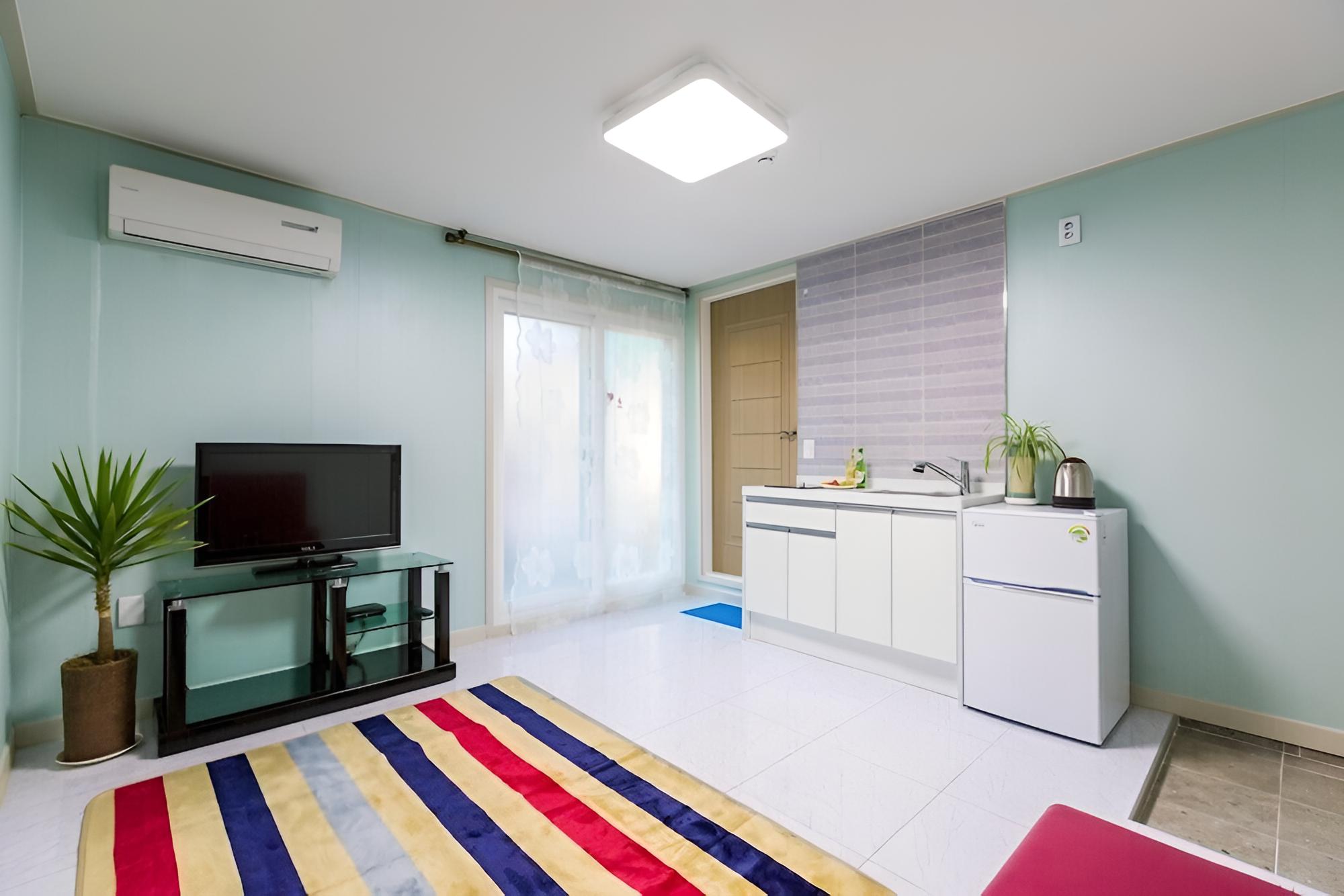 Room (Bom) photo 1