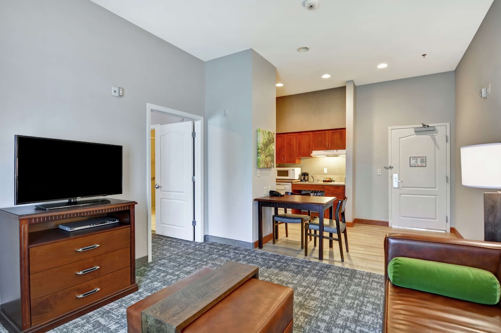Suite, 2 Bedrooms, Non Smoking - Photo 5