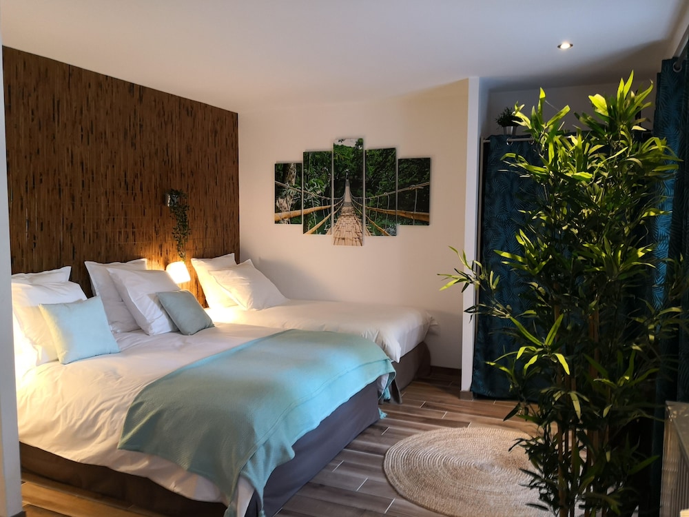 Triple Room (Philippines)