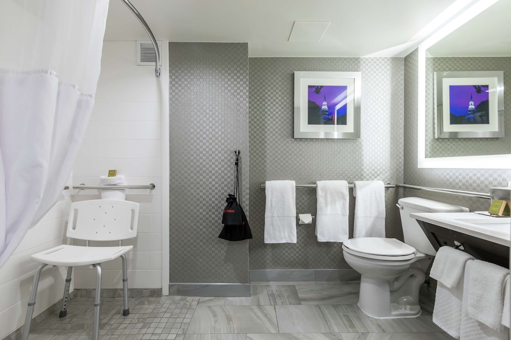 Room, 2 Queen Beds, Accessible, Non Smoking (Roll In Shower) - Photo 2