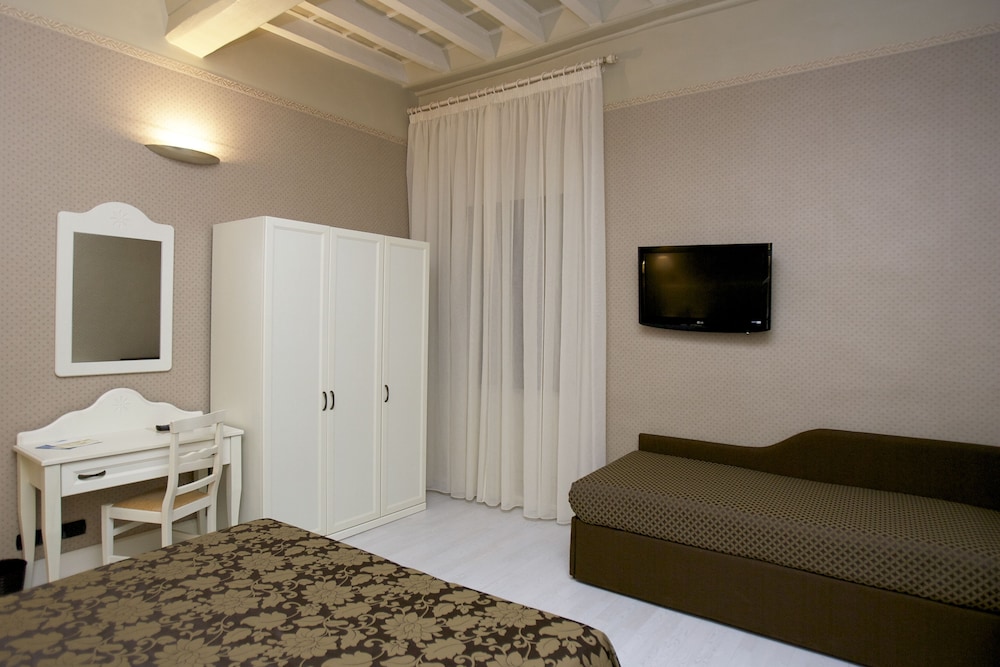 Quadruple Room photo 3