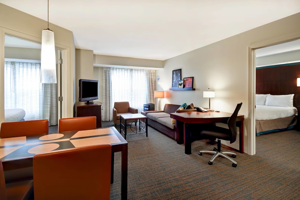 Suite, 2 Bedrooms (Pure) - Photo 1