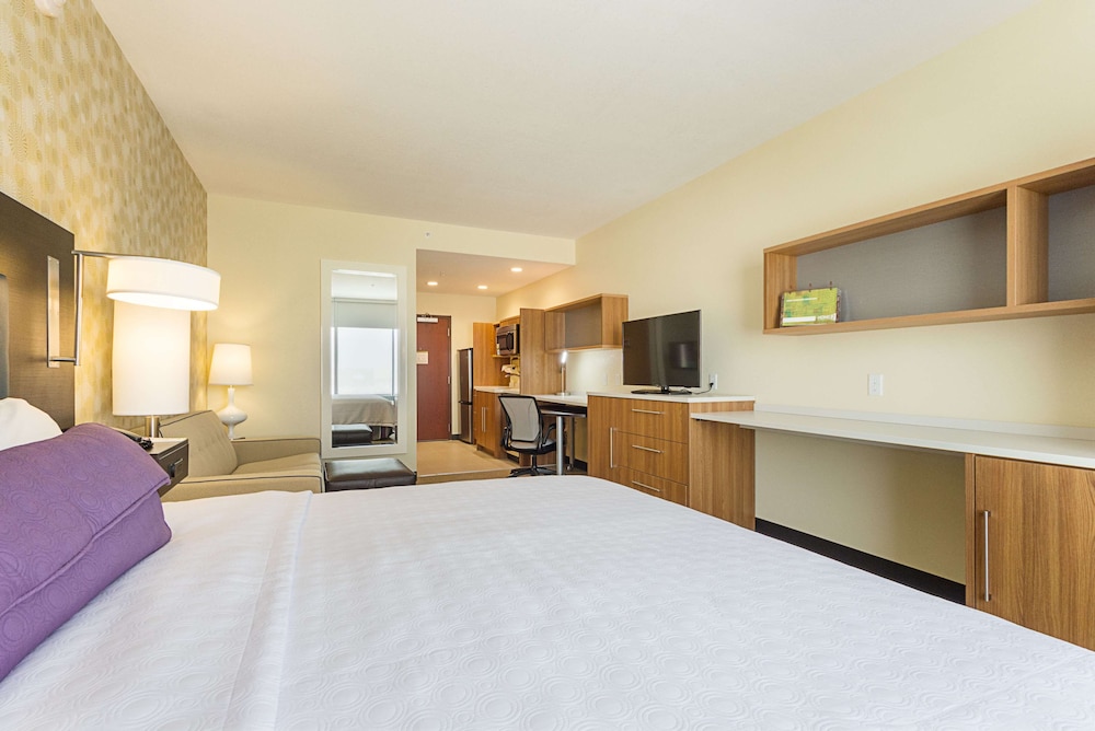 Studio, 1 King Bed, Hearing Accessible, Non Smoking photo 3
