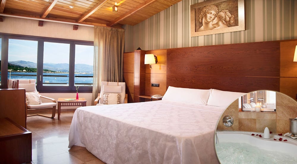 Junior Room, 1 King Bed, Sea View - Photo 2