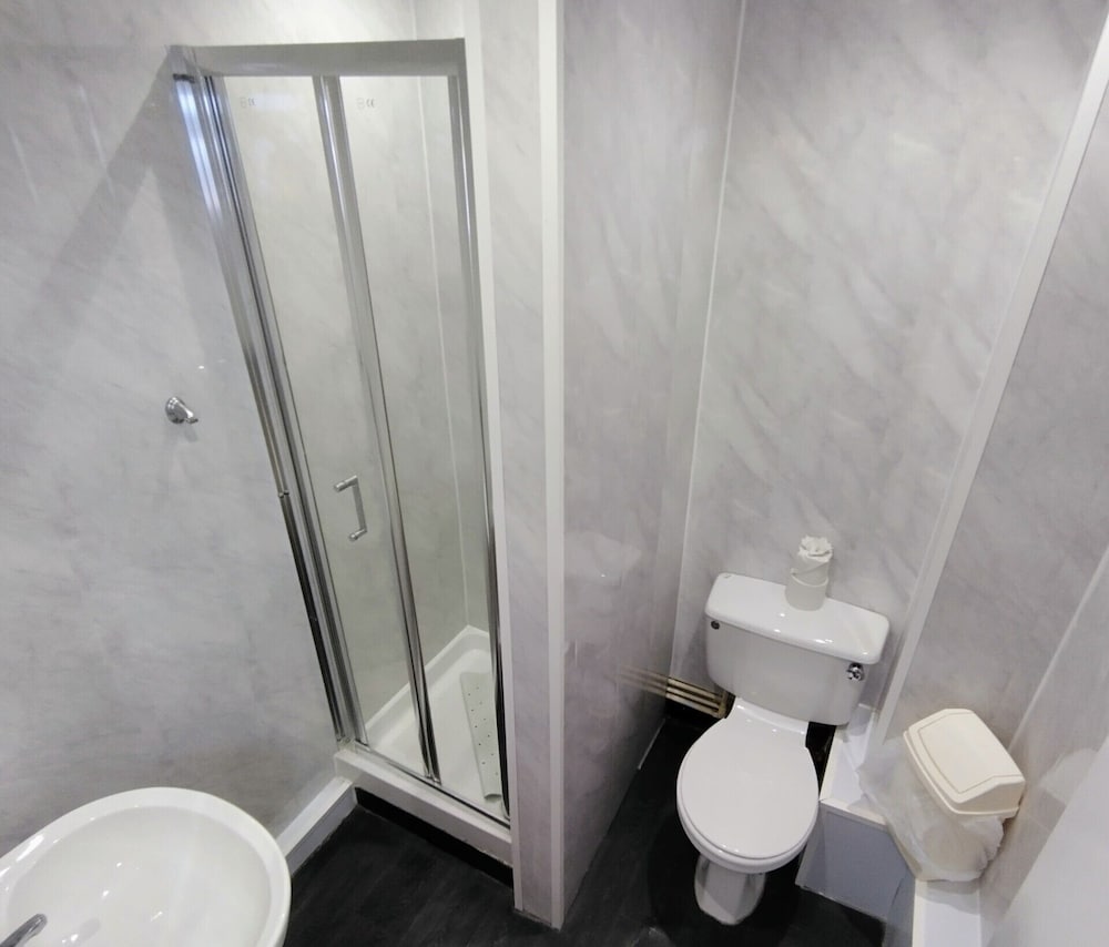 Standard Twin Room - Photo 7