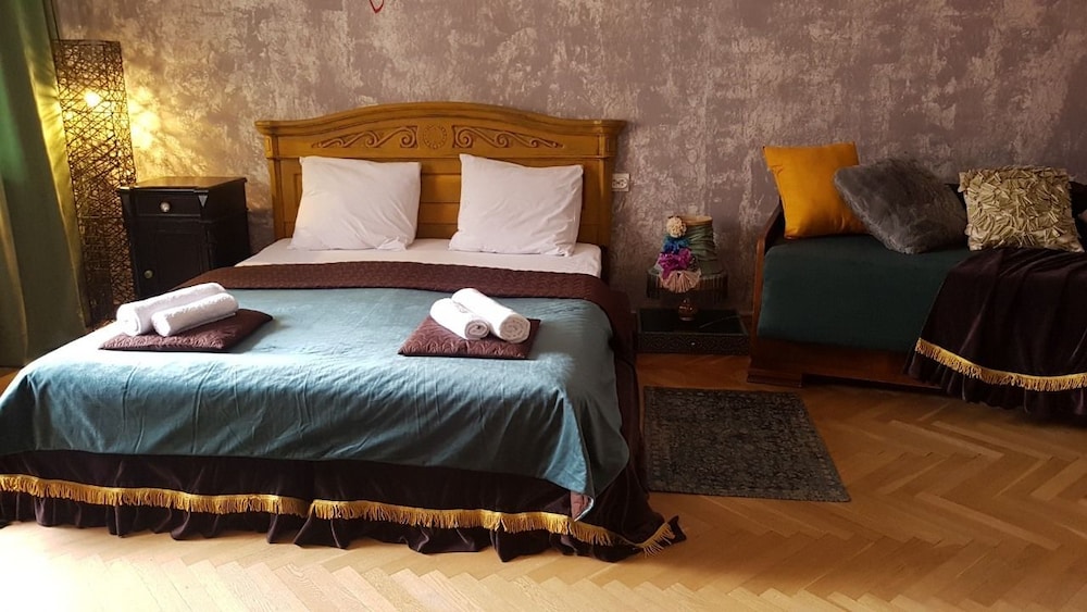 Exclusive Apartment, 1 Bedroom, Bathtub, Mountain View photo 3
