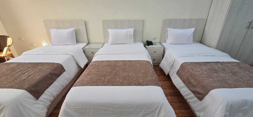 Superior Triple Room, Jetted Tub