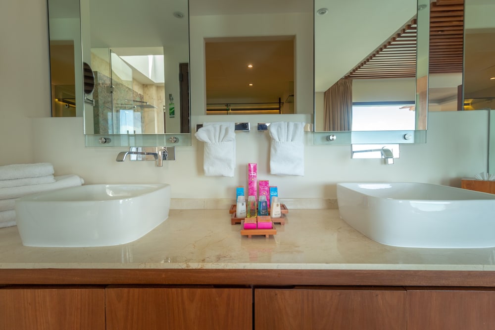 Belo Presidential Suite 1 King Bed Ocean View