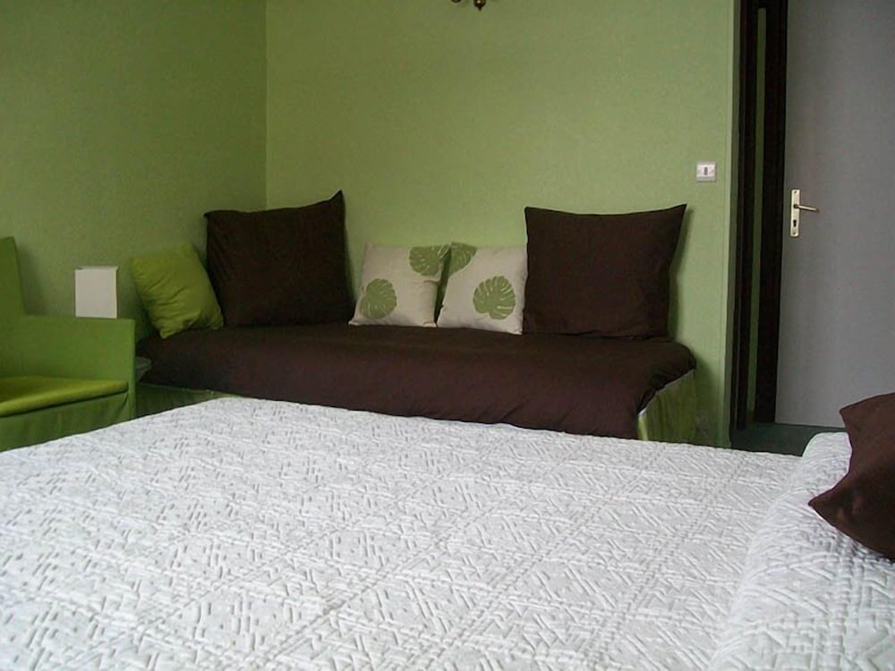 Standard Triple Room (Selle Française) photo 2
