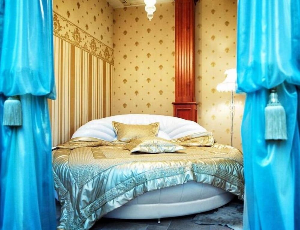 Luxury Suite, City View