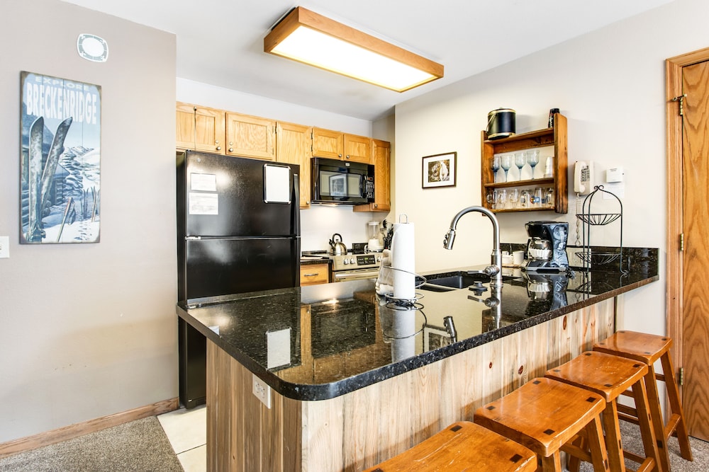Condo, 1 Bedroom photo 3