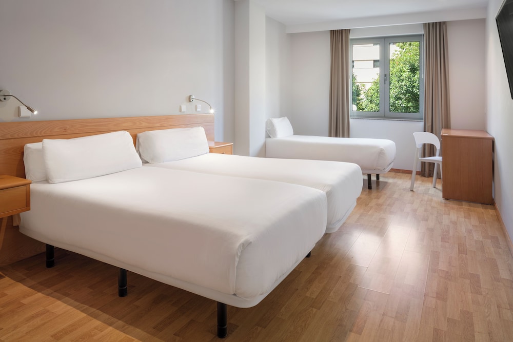 Standard Triple Room - Photo 2