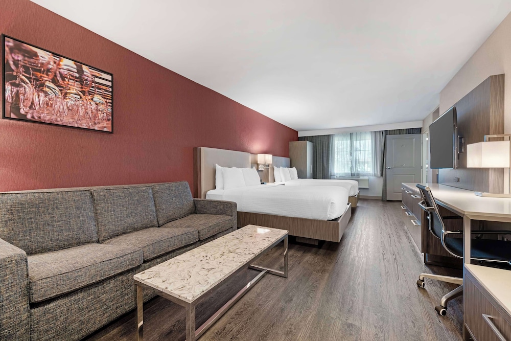 Suite, Multiple Beds, Accessible, Non Smoking (with Sofabed)