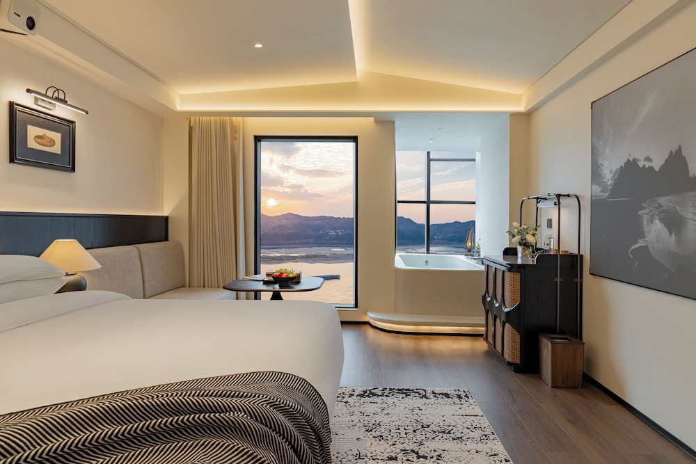 Luxury Double Room, River View photo 1
