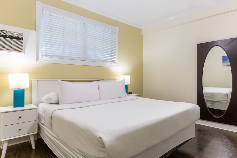 Southernmost King Suite (Accessible) photo 3