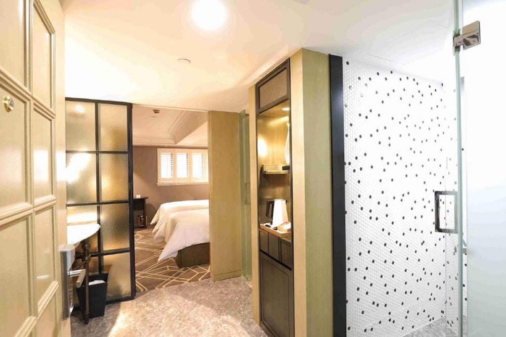 Twin Room (Super Sassy) photo 3