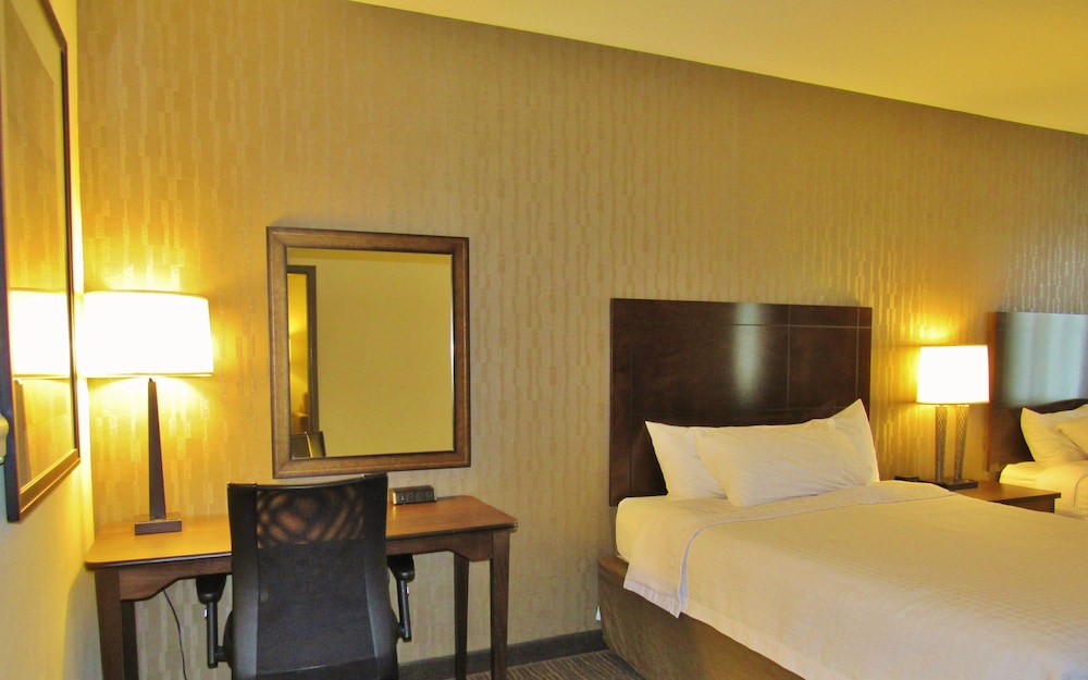 Suite, 2 Queen Beds, Accessible (Hearing) photo 3