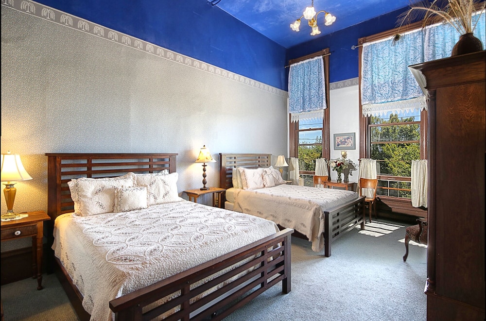Room, 2 Queen Beds (2nd and 3rd Floors) photo 1