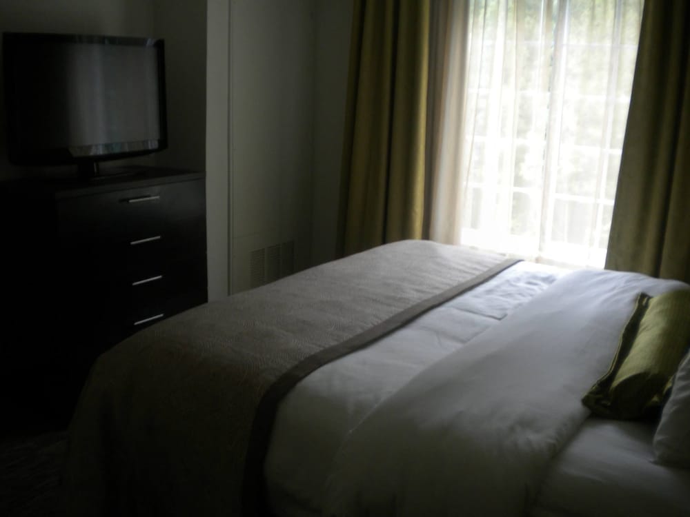 Suite, 1 Bedroom (Living and Dining Area) photo 2