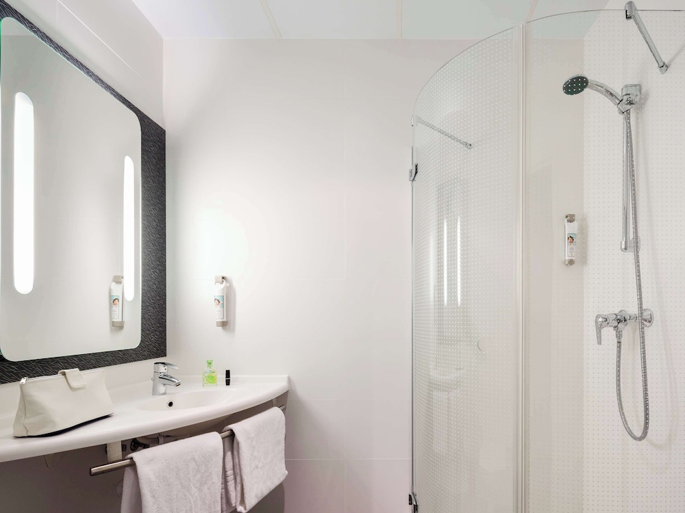 Standard Double Room, Multiple Beds - Photo 1