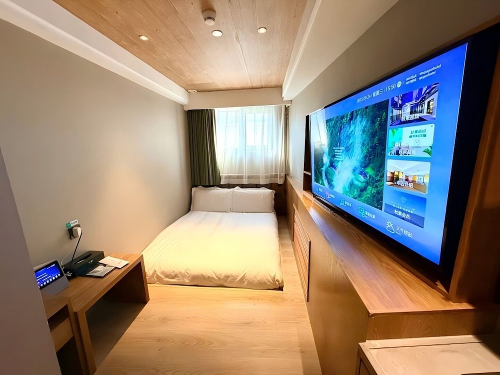 Standard Double Room, City View