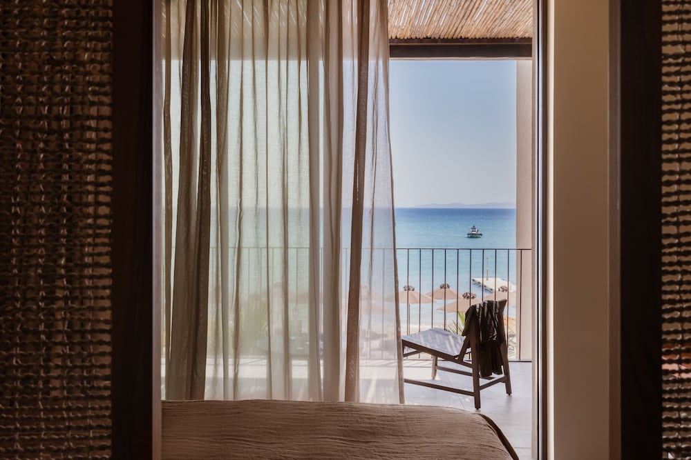 Deluxe Double Room, Beachfront