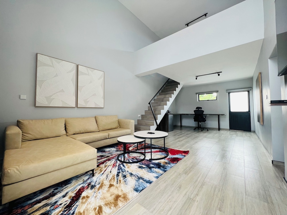 Executive Villa photo 1