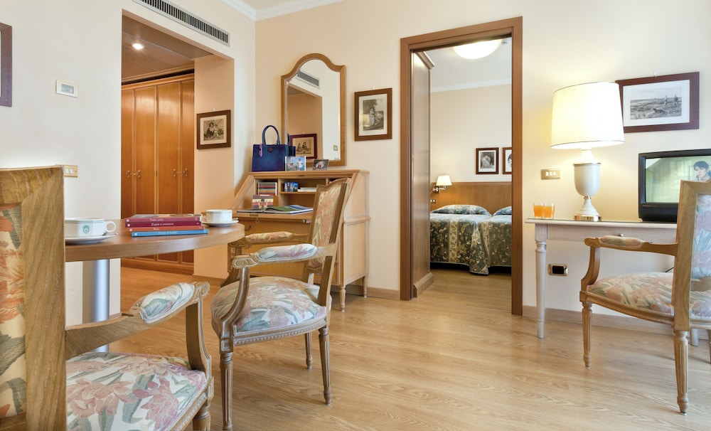 Superior Economy Apartment 2 Bedrooms, 2 Bathrooms (Low Floor) (5 pax)
