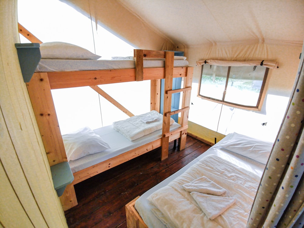 Deluxe Tent - Photo 14