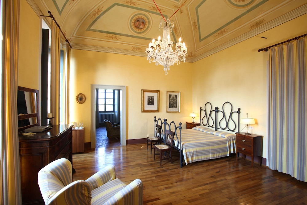 Suite, Garden View