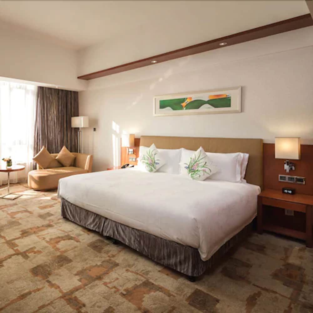 Executive Room, 1 King Bed - Photo 1