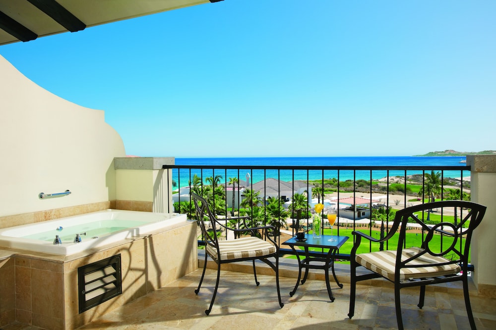 Preferred Club Junior Suite Ocean View King