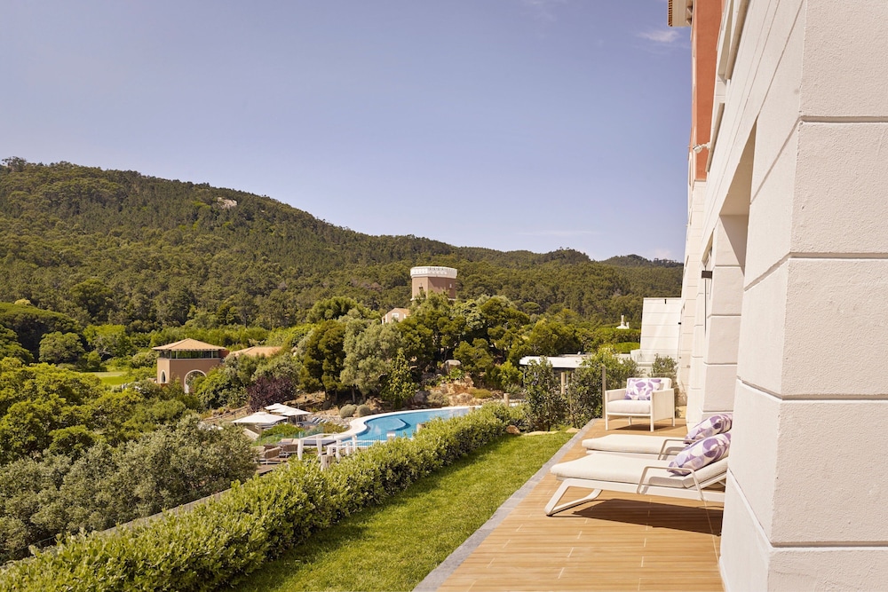 One Bedroom Studio Suite with Terrace (Non Smoking)